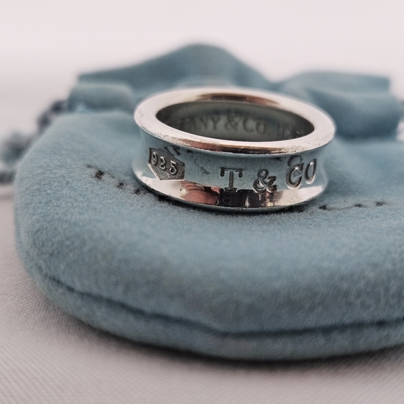 Tiffany & Co. 1837 Ring In Sterling Silver 1997 Size 5 Medium - Picture 8 of 10